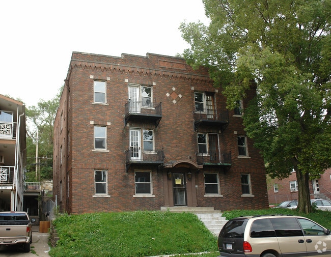 Building Photo - The Madison