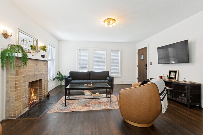Photo - 6034 Victor St