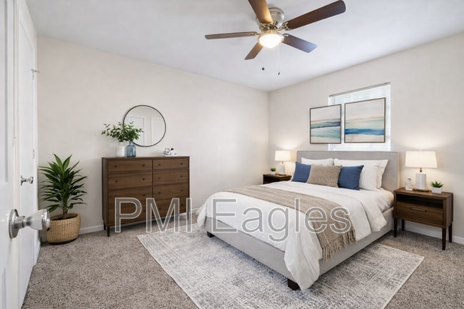 Building Photo - 263 White Oak Rd Unit E