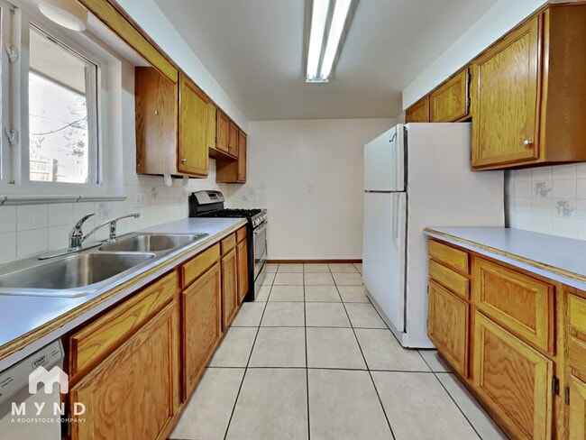 Photo - 775 S Braun St