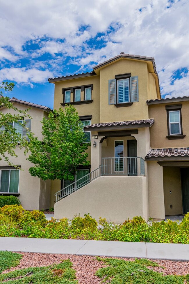 Immaculate Dual Master Suites, 2.5 Bath To... - Immaculate Dual Master Suites, 2.5 Bath To... Townhome