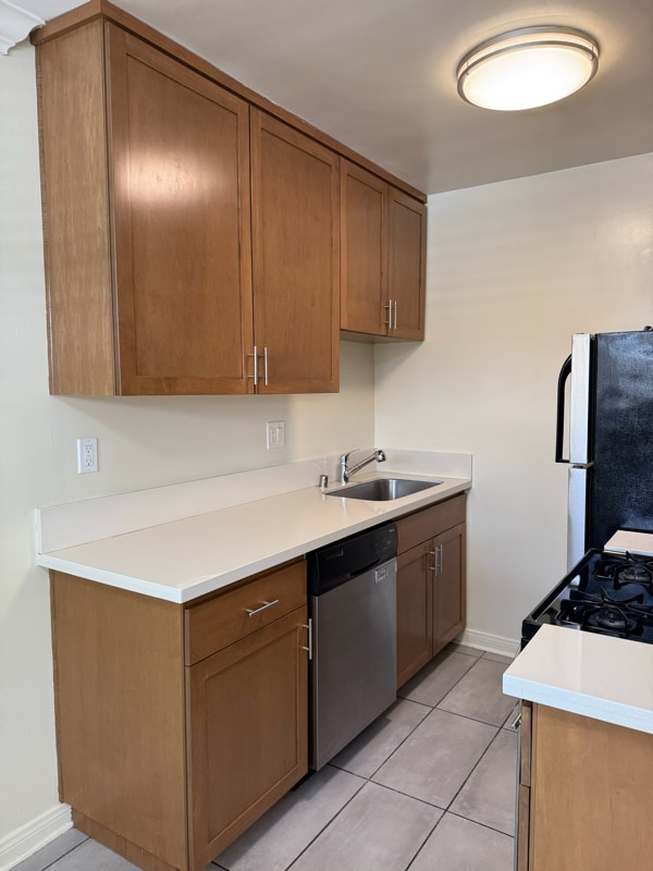 Photo - 3753 S Barrington Ave Unidad 16