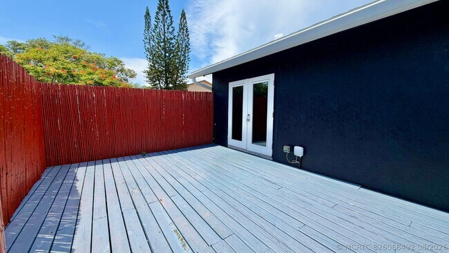 Photo - 907 N A St