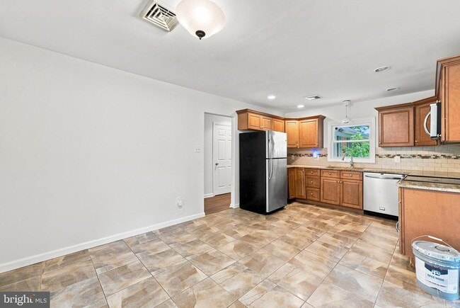 Photo - 2 Barnwell Dr
