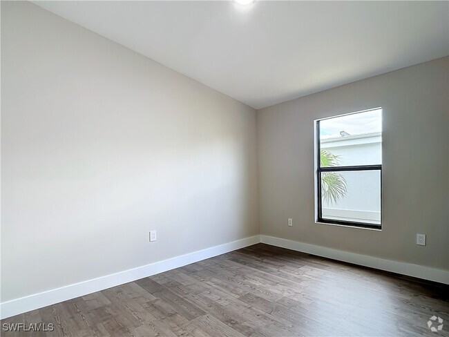 Building Photo - 2511 Storter Ave Rental