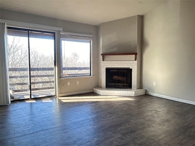 Photo - 968 N Lewis Ave