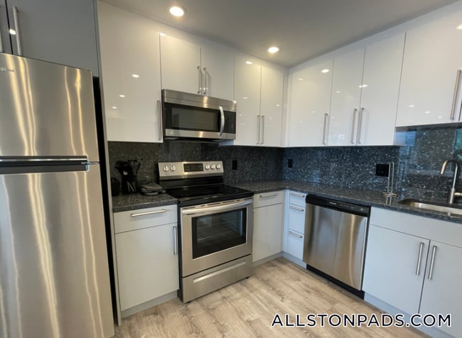 1028 Commonwealth Ave Unit 406