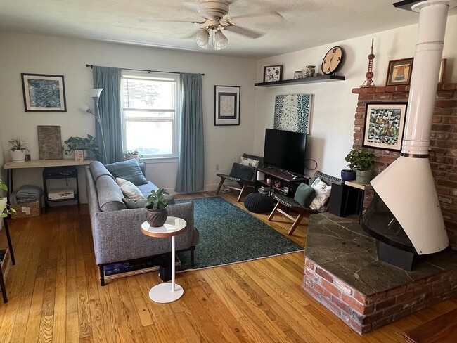 Living Room - 1626 Hoyt St