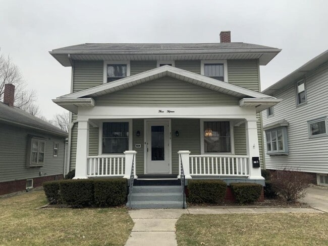 Building Photo - 315 Lexington Ct