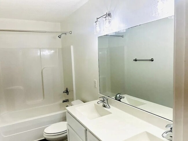 Photo - Victoria Way