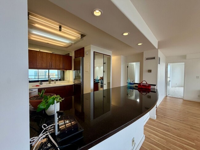 Photo - Luxury High-Floor Condo with Panoramic Ocean & Diamond Head Views | 2 Parking | Great Building Am...