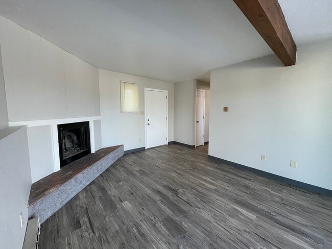 Photo - 2316 Hillview Ct Unit #4