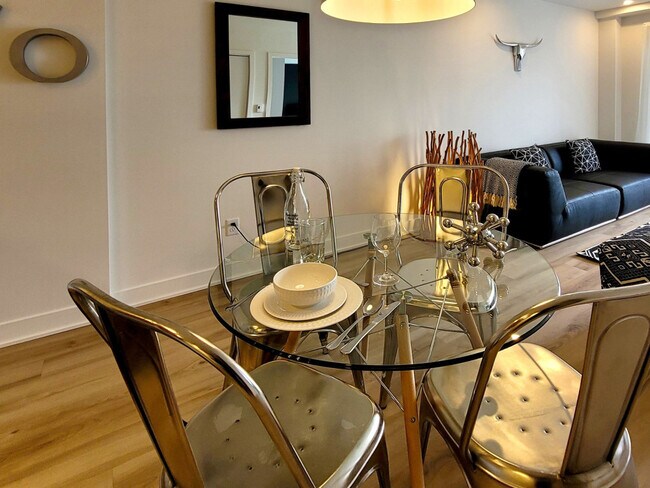 Photo - 3000 Av. Colomb Unit SI ID1222974P