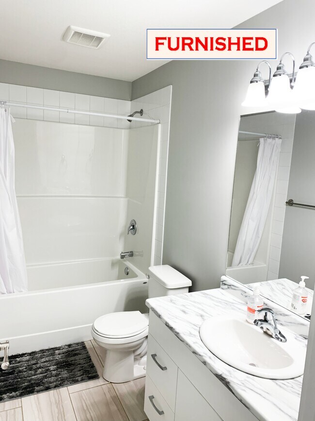 Photo - 8324-B-8388 88 Ave