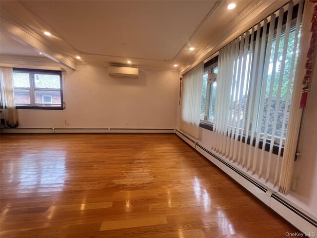 Photo - 15-66 201st St