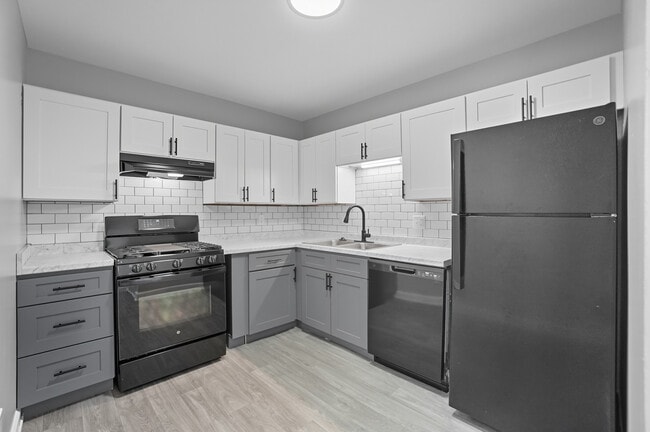 Building Photo - Coventry Court Townhomes