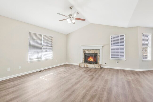 Photo - 150 Ridgefield Dr