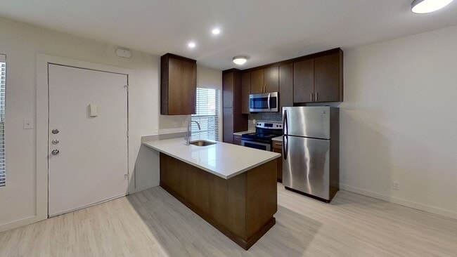 Photo - 203 W 39th St Unidad 109