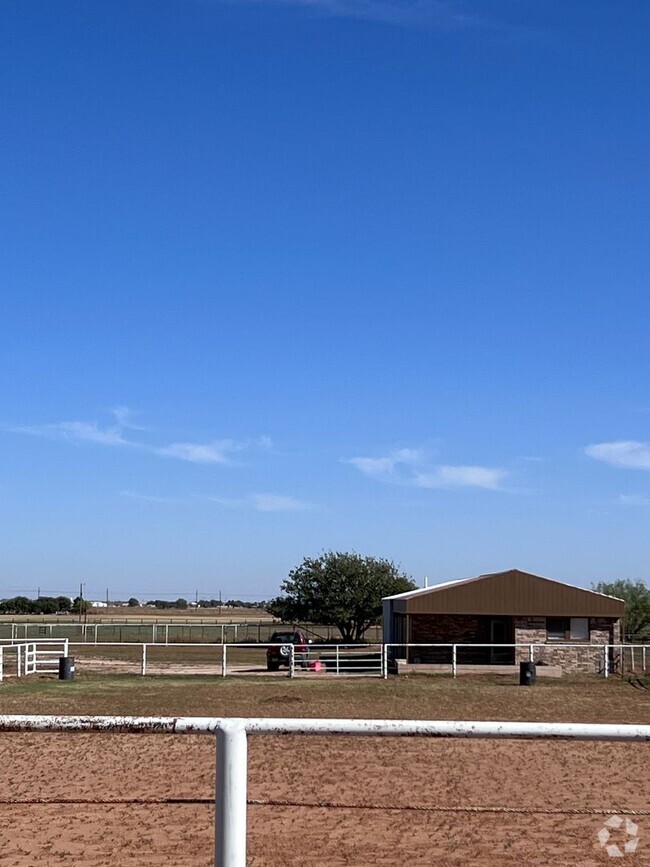 Building Photo - HORSE PROPERTY IN NW LUBBOCK              ... Rental