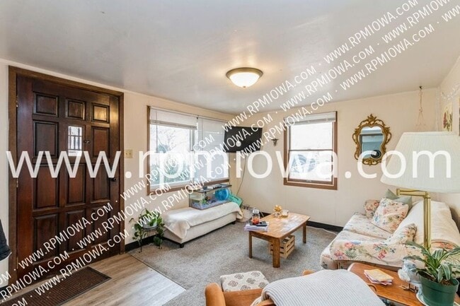 Photo - 3309 Tripp St