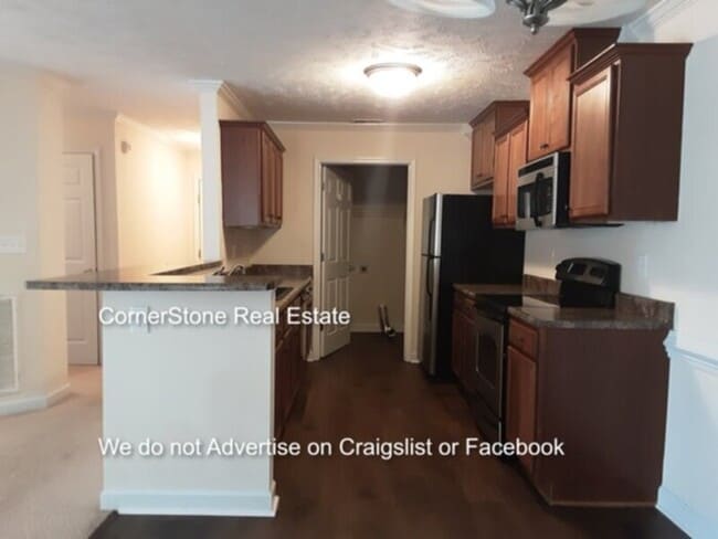 Photo - 1830 Balmoral Dr