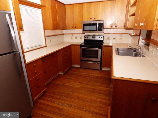 Building Photo - 10308 Watkins Mill Dr Rental