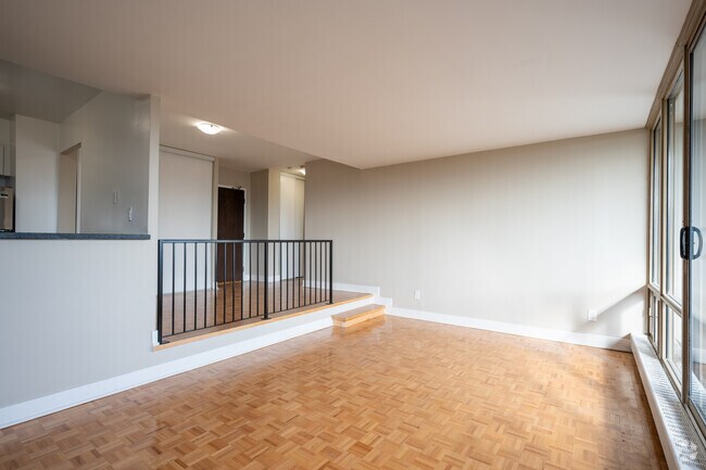 1BR, 1BA - 725SF - Living Room - 470 Sentinel Rd