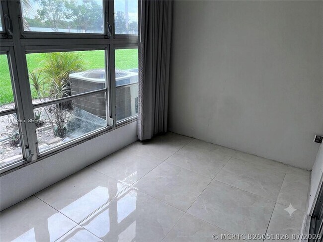 Photo - 960 Crystal Lake Dr Unit 104