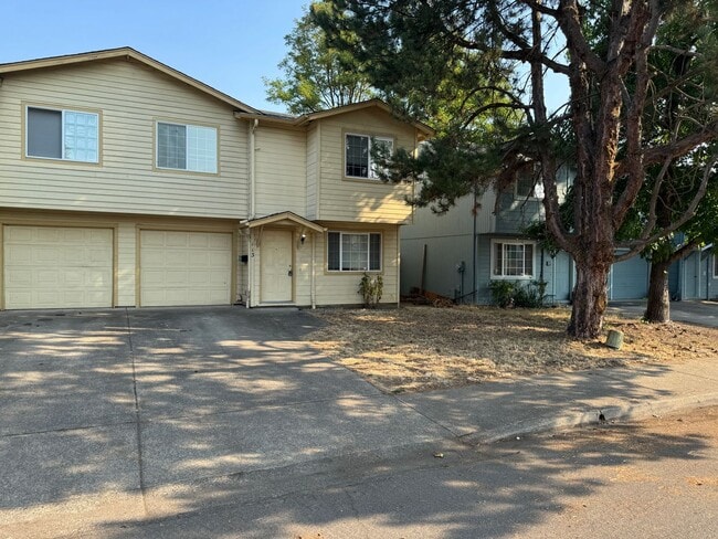 Freshly updated 3 bedroom 2 bathroom duple... - Freshly updated 3 bedroom 2 bathroom duple... Casa
