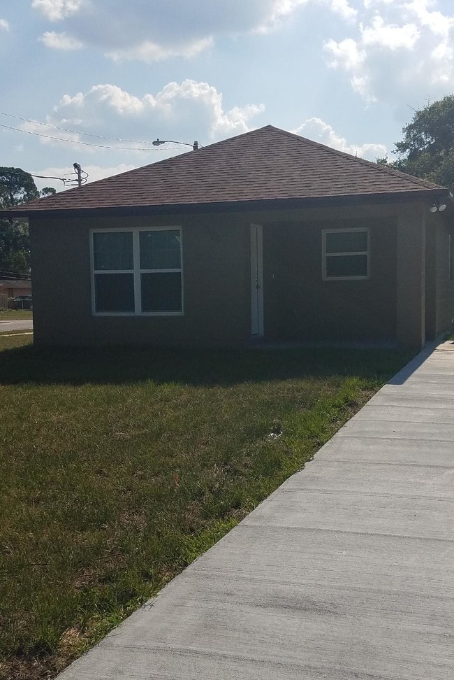 Building Photo - 920 Moton Ave