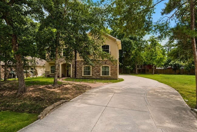 Building Photo - 1523 Glen Oaks Dr