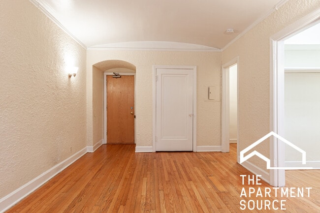 Photo - 536 W Arlington Pl Unit 116