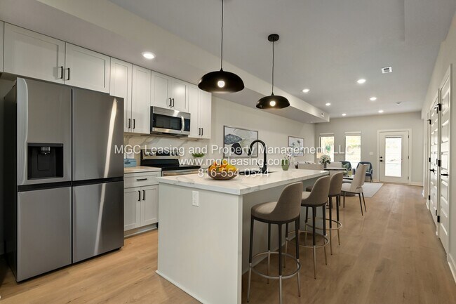 Photo - 232 Sumac Rd