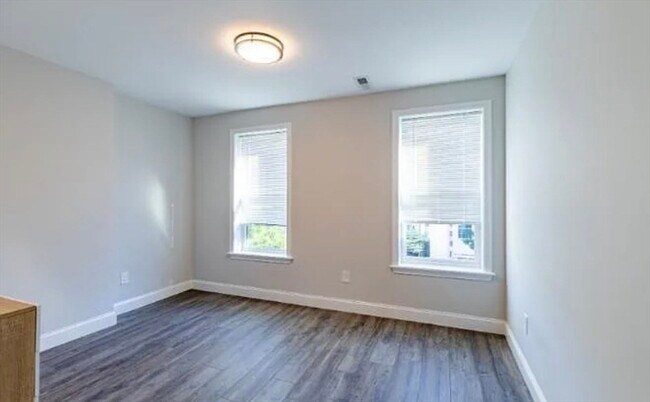 Photo - 399 W Fourth St
