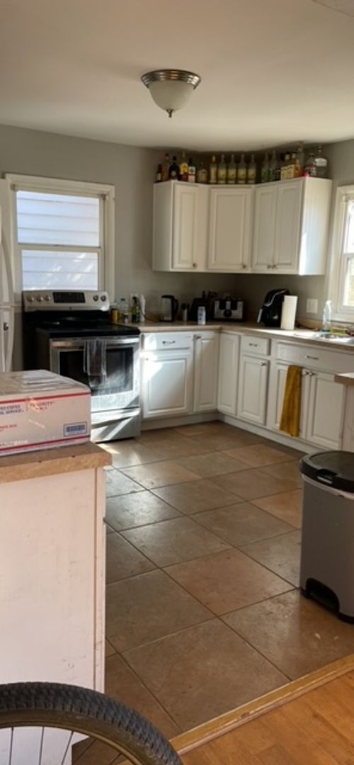 Photo - 5 bedroom 2 bath close to CMU