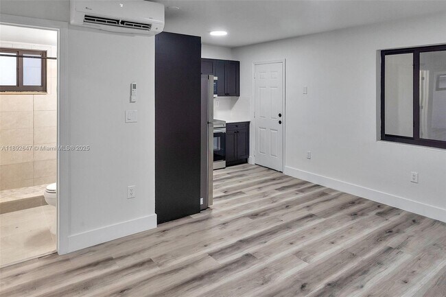 Photo - 4037 SW 65th Ave Unidad 9