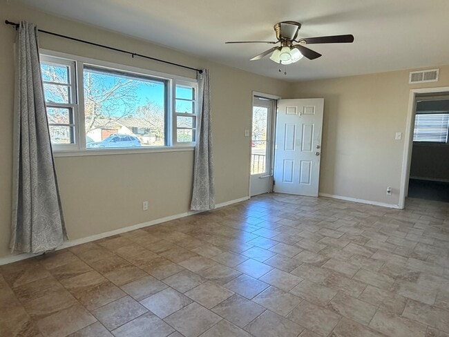 Photo - 2434 Beechwood St