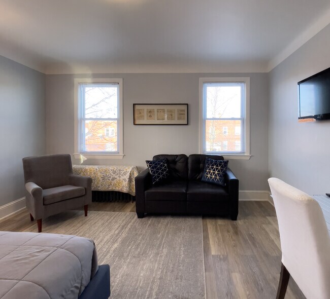 Photo - 1513 Oates St NE