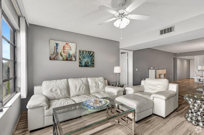 Building Photo - 6025 Balboa Cir Unit 304 Rental