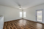 1 BR, 1 BA - 963SF
