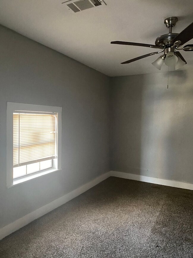 Photo - 3/2 in East Sherman!