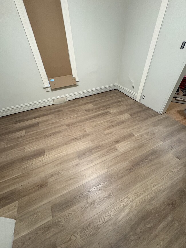 Photo - 208 1st St NW