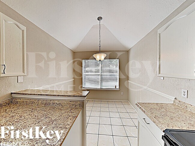 Photo - 415 N Gaston Dr