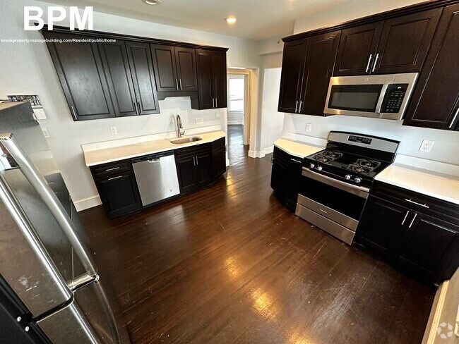 Building Photo - 74 Weld Hill St Unit 2 Rental