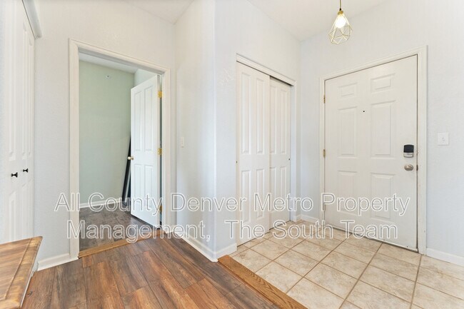 Photo - 8427 S Hoyt Way Unidad 201