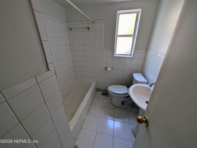 Photo - 2136 College St Unidad 1