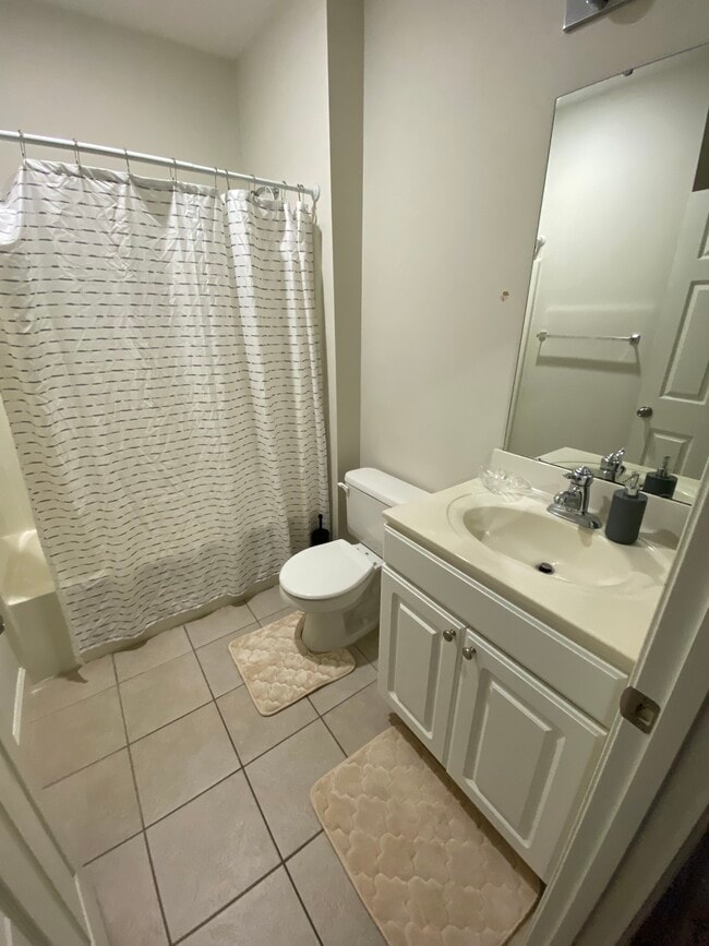 Photo - 1521 Cadfel Ct Unit 207