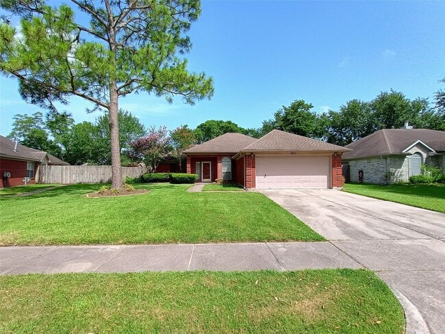 Photo - 3821 Pin Oak Dr N