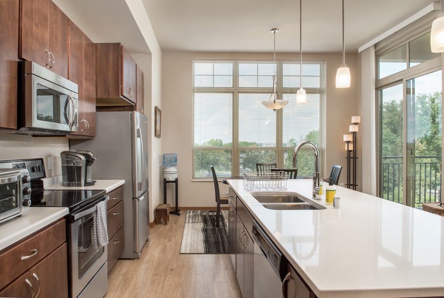 2BR, 2BA - C