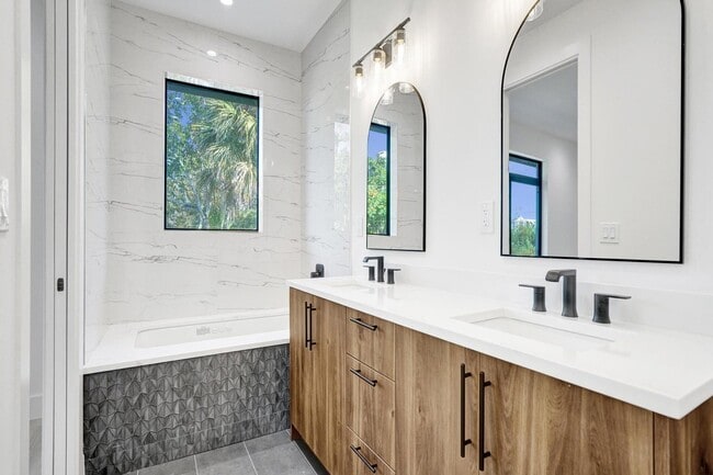 Photo - Southwest 7th Avenue, Fort Lauderdale, FL 33315 - 3 BR 4 BA townhouse